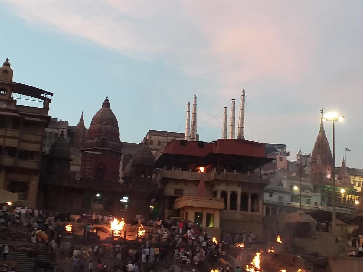 P G On Ganges Benares Buitenkant foto
