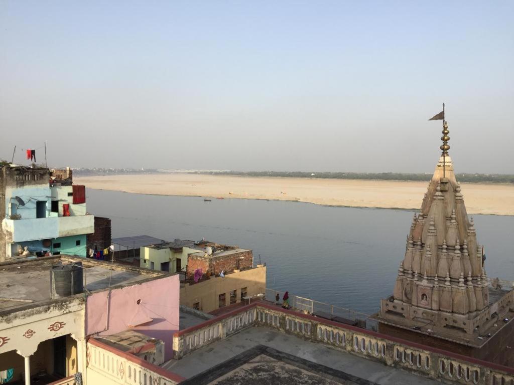 P G On Ganges Benares Buitenkant foto