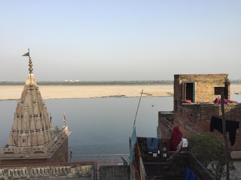 P G On Ganges Benares Buitenkant foto